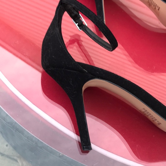 Betsy Johnson Flower Heels - Picture 6 of 7